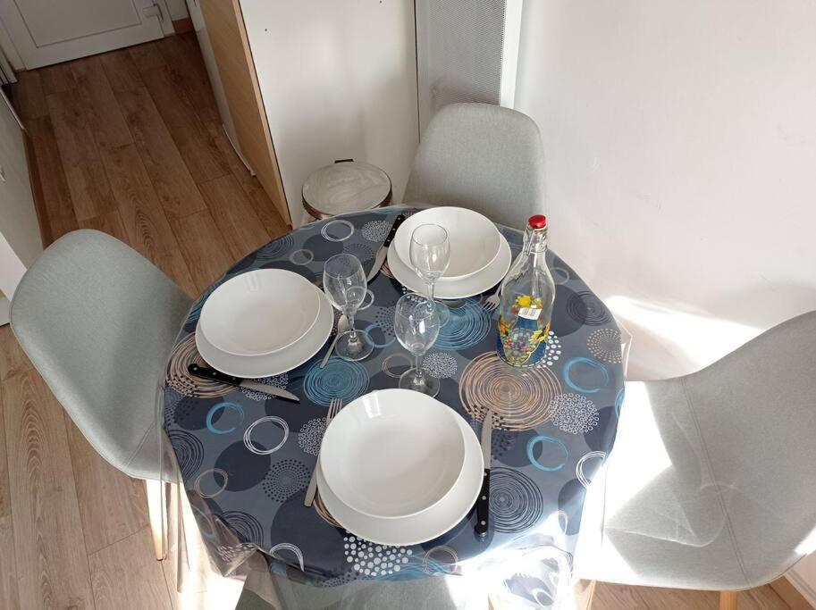 Les Carabins, Clim, Parking, Commerce Apartment *