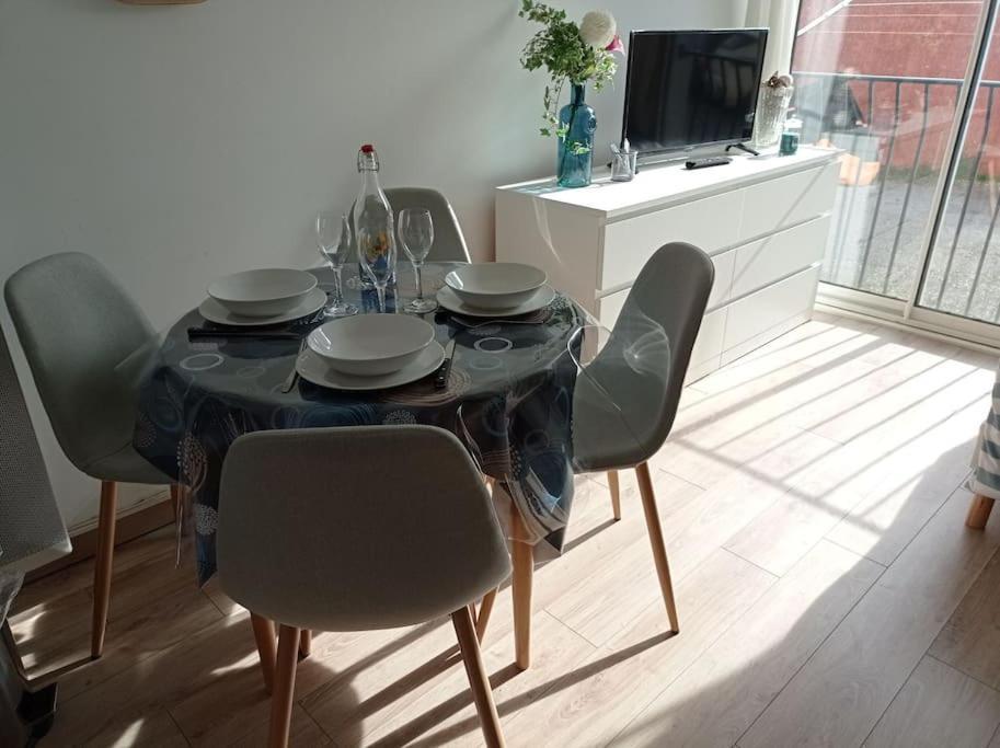 Les Carabins, Clim, Parking, Commerce Apartment